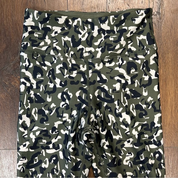 SOUL by soulcycle, leopard camo leggings
SZ XS - Picture 9 of 11